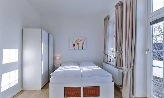 Wenningstedt-Braderup Apartamento | Appartement 5 mit Südbalkon in strandnaher Lage - Bäderstil-Villa in Wenningstedt/Sylt