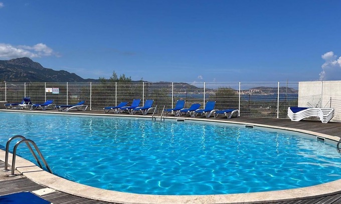 Lumio Apartamento | Appartement 6 Personnes 3 Chambres Dans Résidence Avec Piscine à Lumio