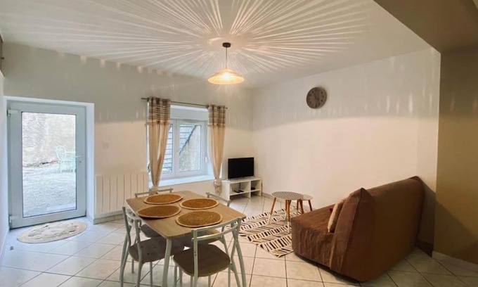 Langres Apartamento | Appartement au centre-ville avec cour