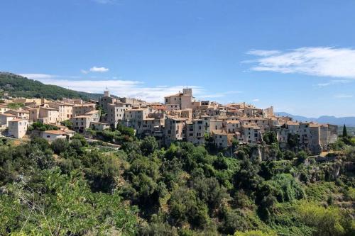 Tourrettes-sur-Loup Apartamento | Appartement au calme dans un espace arboré