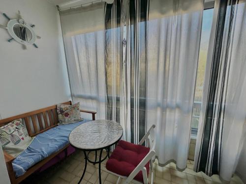 Courseulles-sur-Mer Apartamento | Appartement avec loggia - Proche centre et plage