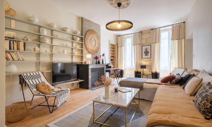 Bourg-sur-Gironde Apartamento | Appartement avec son patio dans centre historique de Bourg