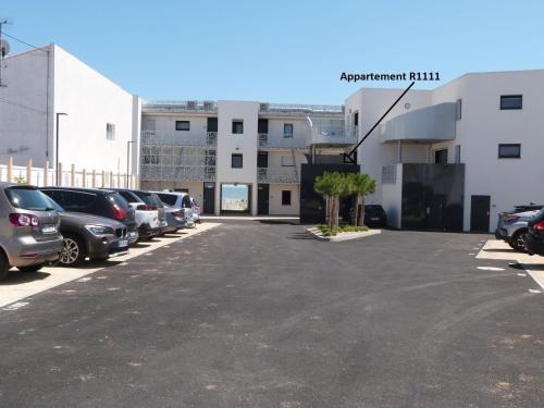 La Tranche-sur-Mer Apartamento | Appartement avec balcon, 1 chambre, piscine, jacuzzi, parking privé, accès direct plage et commerces - FR-1-194-221