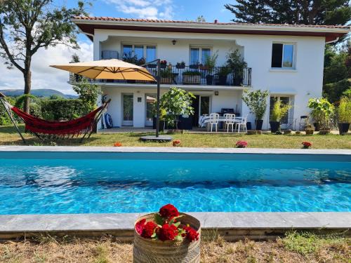 Hendaye Apartamento | Appartement avec cuisine et grande piscine chauffée