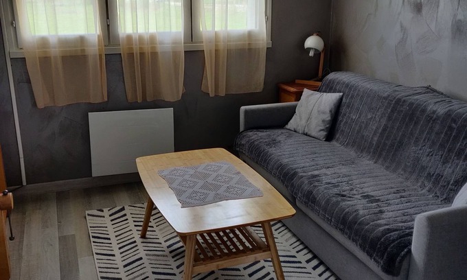 Sillans Apartamento | Appartement Avec Terrasse Dans une Propriété Privée. Entrée en Autonomie