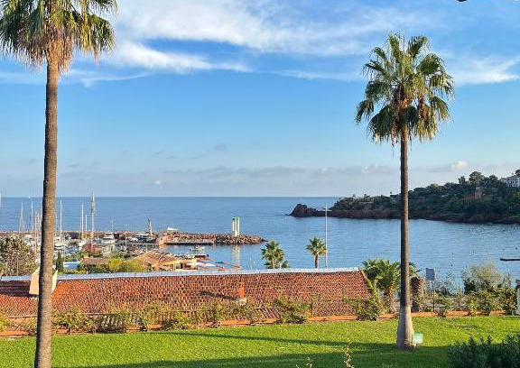 Theoule-sur-Mer Apartamento | Appartement avec vue mer et piscine