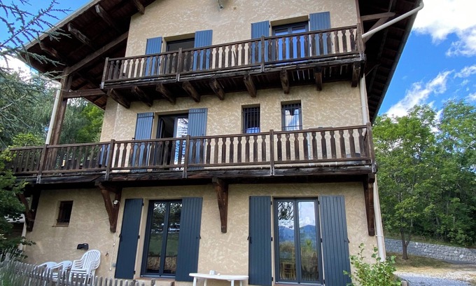 Villars-Colmars Apartamento | Appartement bas de Chalet à Villars Colmars à 30 Minutes de la Foux Dallos