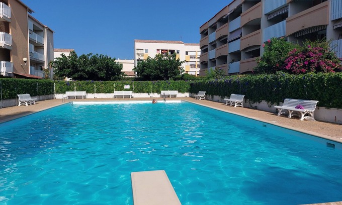 Les Sablettes Apartamento | Appartement Côte Varoise, Plage des Sablettes à 5min, Clim, Piscine en été