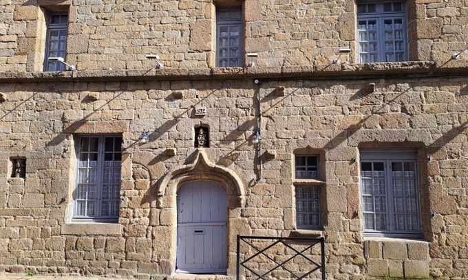 Saint-Pol-de-Leon Apartamento | Appartement Centre Ville Dans une Authentique Demeure Bretonne du XVI ème