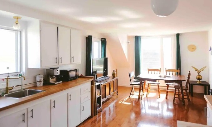 Isle aux Coudres Apartamento | Appartement Insulaire Avec vue sur le Fleuve !