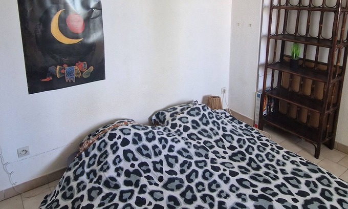 Aiguelongue Apartamento | Appartement Calme Avec Terrasse + Parking Privé
