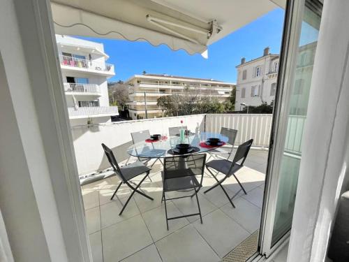 California - Pezou Apartamento | Appartement centre de Cannes - 2 pièces - Garage