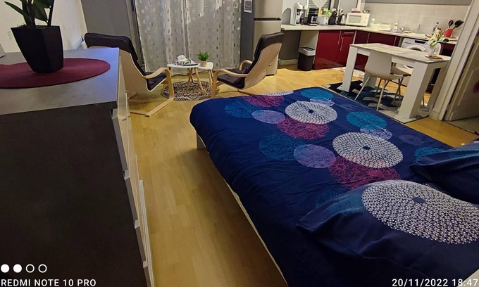 Nevers Apartamento | HOCHE N 2-Apartamento-Apartamento-Baño con bañera-Vista a la Ciudad