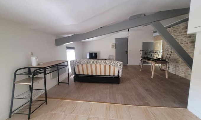 Remoulins Apartamento | Appartement centre-ville.