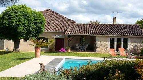 Castera-Lectourois Apartamento | Appartement charmant a Castera Lectourois avec piscine partagee