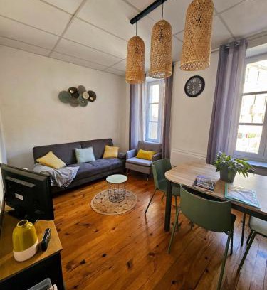 Chaudes-Aigues Apartamento | Appartement chez la fleuriste