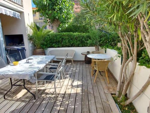 Le Grau-dʼAgde Apartamento | Appartement climatisé 3 pièces, 6 pers, terrasse, BBQ, parking privé, à 100 m de la plage - FR-1-423-253