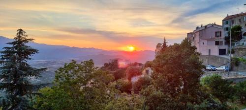 Poggio-dʼOletta Apartamento | Appartement confortable avec vue sur Poggio d'Oletta 45 m² + Parking