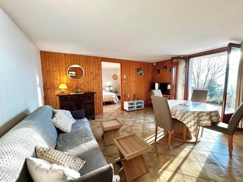 Veyrier-du-Lac Apartamento | Appartement confortable avec terrasse et WiFi - FR-1-432-32
