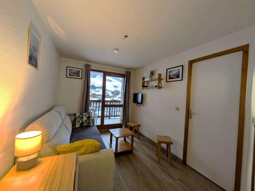 Areches Apartamento | Appartement cosy à Arêches, 50m des pistes, terrasse ouest et piscine l'été - FR-1-342-249