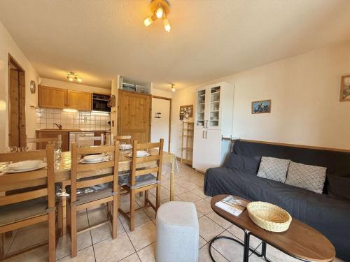 Flumet Apartamento | Appartement cosy à Flumet, 3 chambres, balcon sud, Wi-Fi, parking, près des pistes et navettes gratuites - FR-1-595-61