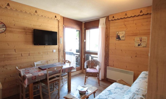 Les Carroz-d'Araches Apartamento | Appartement cosy 4 pers au pied des pistes avec parking, balcon, lave-vaisselle et services additionnels - FR-1-572-87