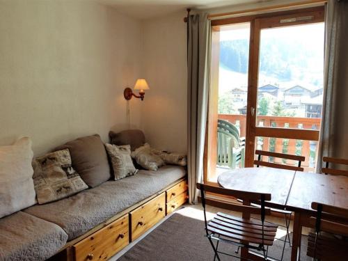 Areches Apartamento | Appartement cosy pour 4, au cœur du village, proche des pistes et avec piscine estivale - FR-1-342-173