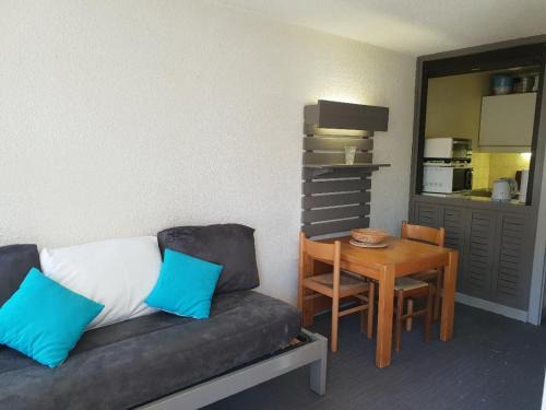 Les Menuires Apartamento | Appartement cosy pour 4, pieds des pistes, Les Menuires, wifi, animaux ok - FR-1-574-42
