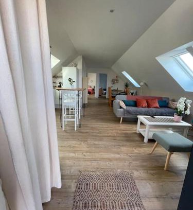 Lion-sur-Mer Apartamento | Appartement cosy sous les toits