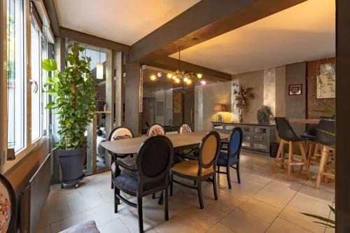 Sarlat-la-Caneda Apartamento | Appartement dans résidence à Sarlat parkings