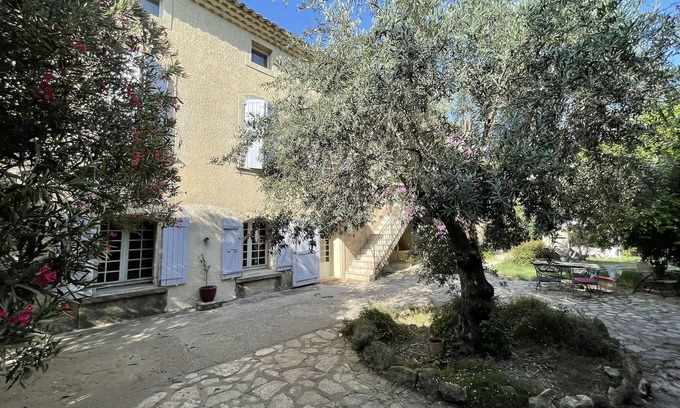 Caderousse Apartamento | Appartement Dans un Grand mas au Calme 10 Minutes D'orange et de L'autoroute A7