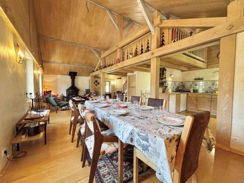 Praz-sur-Arly Apartamento | Appartement de 5 pièces à Praz-sur-Arly avec cheminée, mezzanine et parking - 8 pers - FR-1-603-7