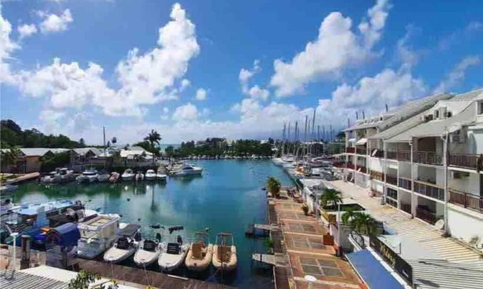 Bas du Fort Apartamento | Appartement de Standing vue mer sur la Marina
