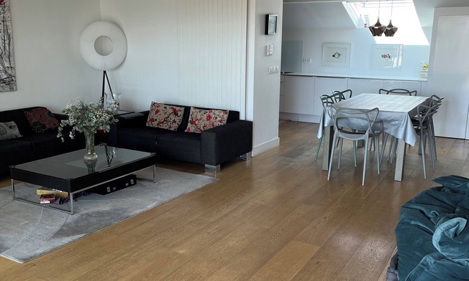 Saint-Lambert Apartamento | Appartement Duplex Quartier Bompard, vue mer et Proche Bonne-mère