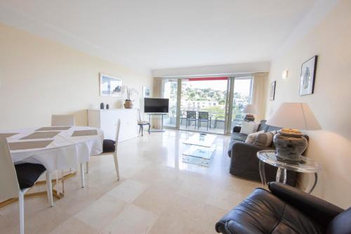 California - Pezou Apartamento | Appartement entièrement équipé de 105 m2 avec vue mer et collines