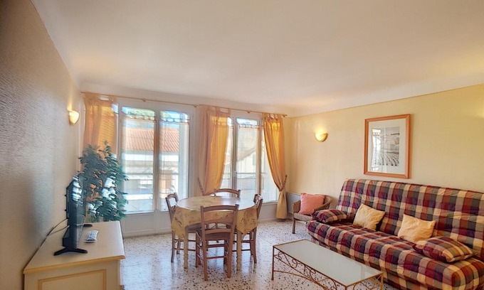 Lamalou-les-Bains Apartamento | Appartement F2 avec Wifi, ascenseur près des Thermes - FR-1-451-139