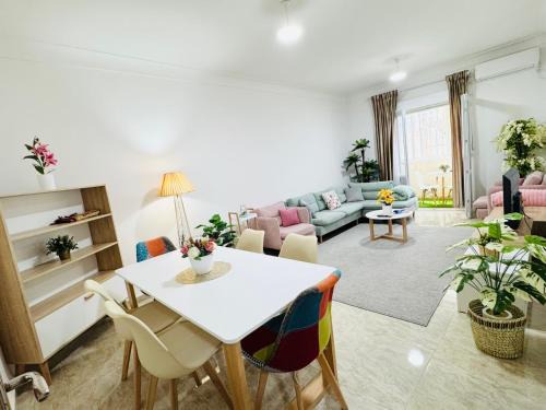 Algiers Apartamento | Appartement F5 spacieux équipé haut standing Mahelma Alger