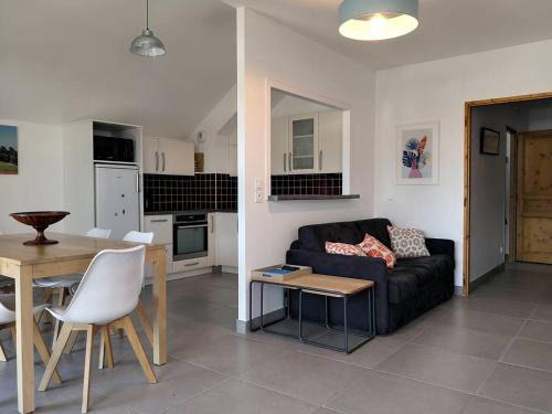 Villard-de-Lans Apartamento | Appartement fonctionnel avec balcon, à 10 min du centre, parking gratuit, idéal pour 5 personnes - FR-1-548-3