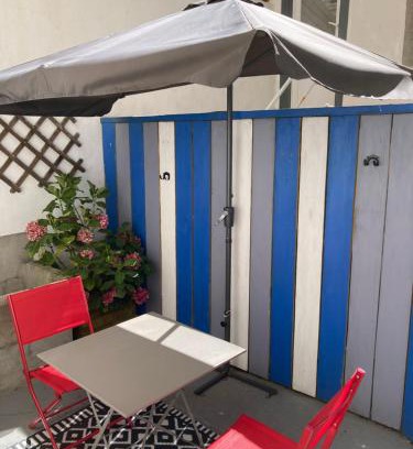 Granville Apartamento | Appartement Haute Ville meublé avec cour privative