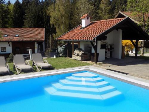Hauzenberg Apartamento | Appartement In Raßreuth Mit Gemeinsamem Pool