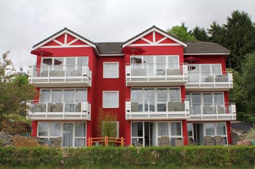 Schalkenmehren Apartamento | Appartement In Schalkenmehren Mit Schönem Balkon