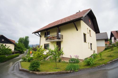 Zasip Apartamento | Appartement In Zasip Mit Möblierter Terrasse