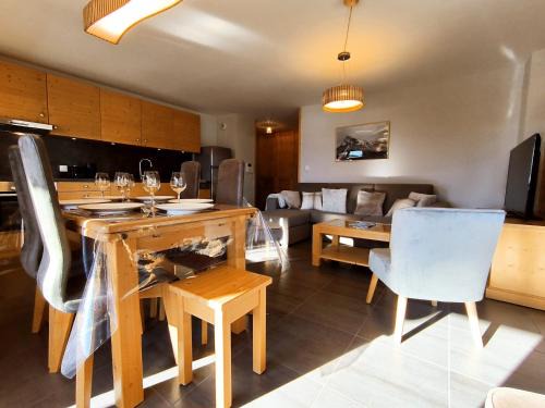 Samoens Apartamento | Appartement lumineux 2 chambres, terrasse sud, parking, WiFi - FR-1-624-128