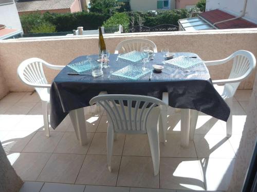 Marseillan Plage Apartamento | Appartement lumineux avec clim, terrasse et parking à Marseillan - FR-1-387-35