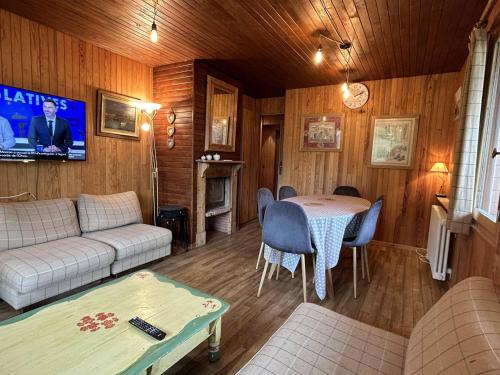 Meribel-Mottaret Apartamento | Appartement Méribel: Proche pistes, 2 chambres, cuisine équipée - FR-1-355-13