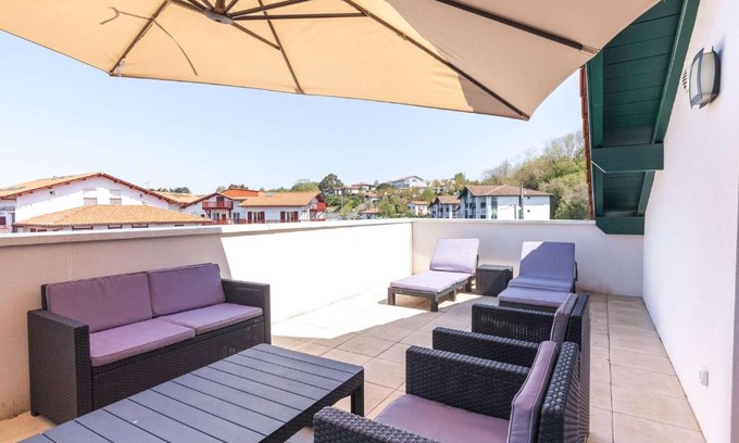 Hendaye Apartamento | Appartement moderne à Hendaye, 400m de la plage, terrasse, parking et WiFi inclus - FR-1-2-371