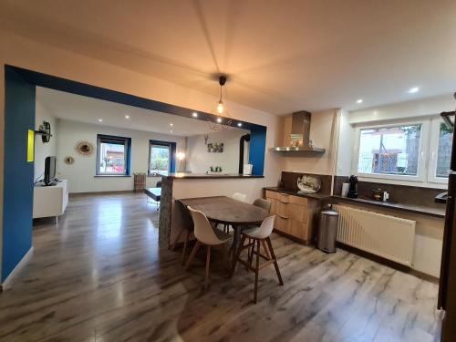 Frapelle Apartamento | Appartement moderne et lumineux, proche de Saint-Dié-des-Vosges - 5 pers., WiFi, parking, terrasse - FR-1-589-434