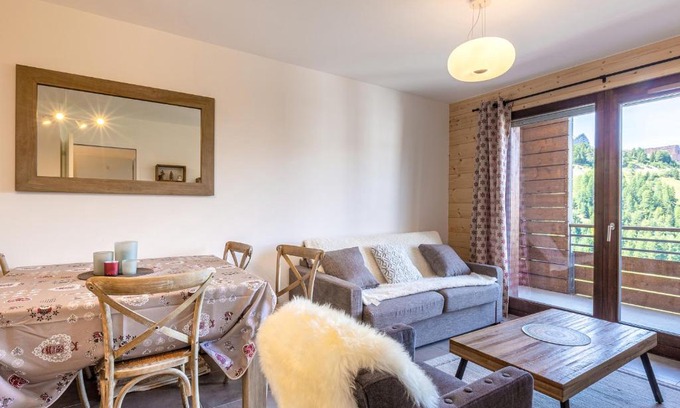 Plagne Centre Apartamento | Appartement moderne avec vue Mont Blanc, proche pistes, casier à skis et garage privatif - FR-1-351-101