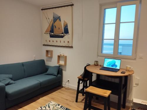 Luc-sur-Mer Apartamento | Appartement moderne, vue mer