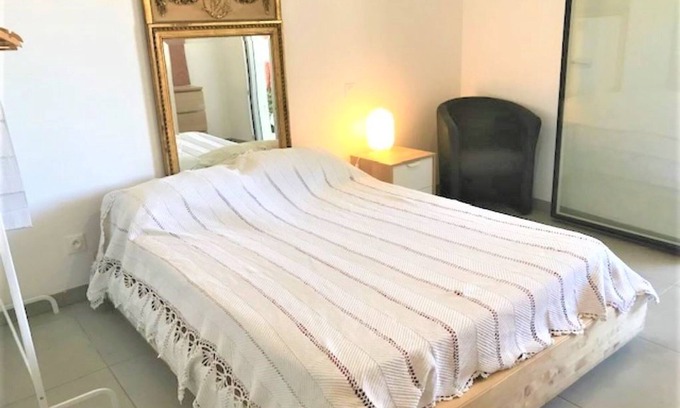 Gares Apartamento | Appartement Neuf Accès Tous Commerces et Centre Ville Historique